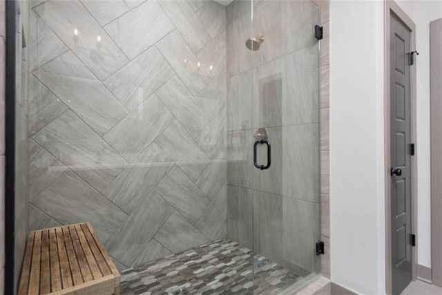 1101 SW Brookside Court, Lee's Summit, MO 64064