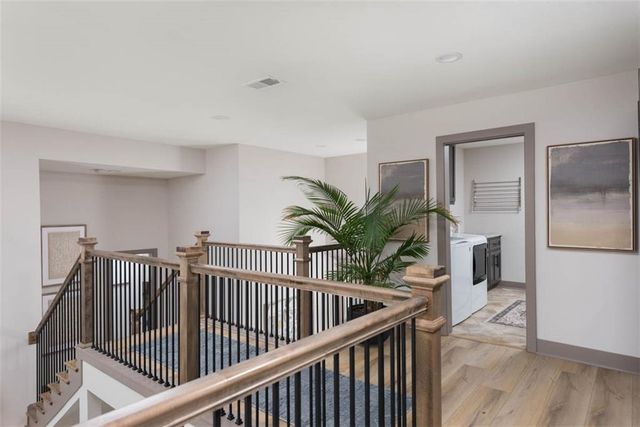 1101 SW Brookside Court, Lee's Summit, MO 64064