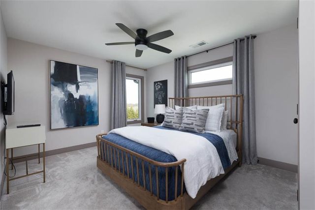 1101 SW Brookside Court, Lee's Summit, MO 64064