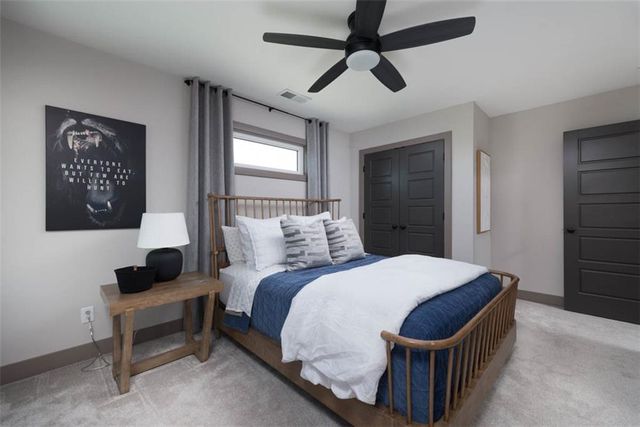 1101 SW Brookside Court, Lee's Summit, MO 64064