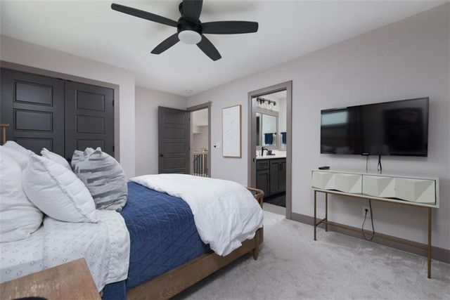 1101 SW Brookside Court, Lee's Summit, MO 64064