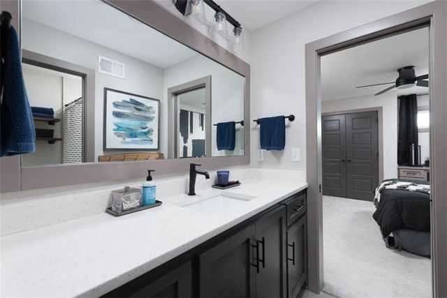 1101 SW Brookside Court, Lee's Summit, MO 64064