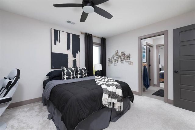 1101 SW Brookside Court, Lee's Summit, MO 64064