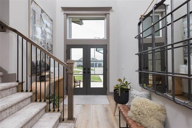 1101 SW Brookside Court, Lee's Summit, MO 64064