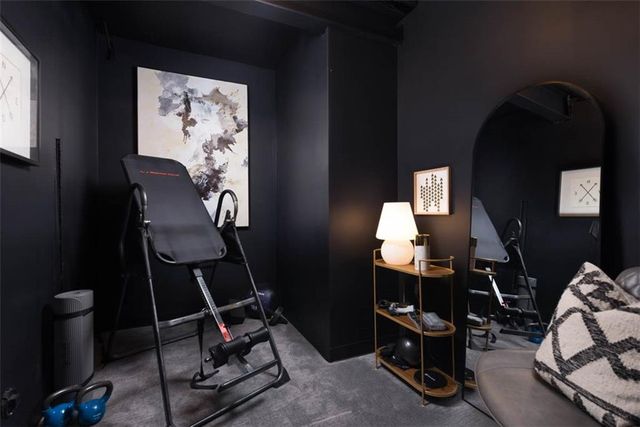 1101 SW Brookside Court, Lee's Summit, MO 64064