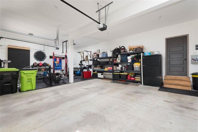 1101 SW Brookside Court, Lee's Summit, MO 64064