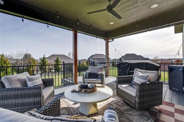 1101 SW Brookside Court, Lee's Summit, MO 64064