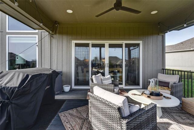 1101 SW Brookside Court, Lee's Summit, MO 64064