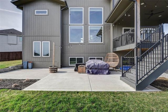 1101 SW Brookside Court, Lee's Summit, MO 64064