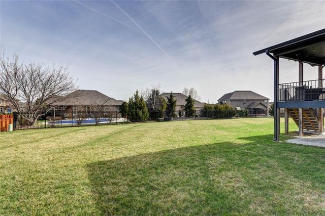1101 SW Brookside Court, Lee's Summit, MO 64064