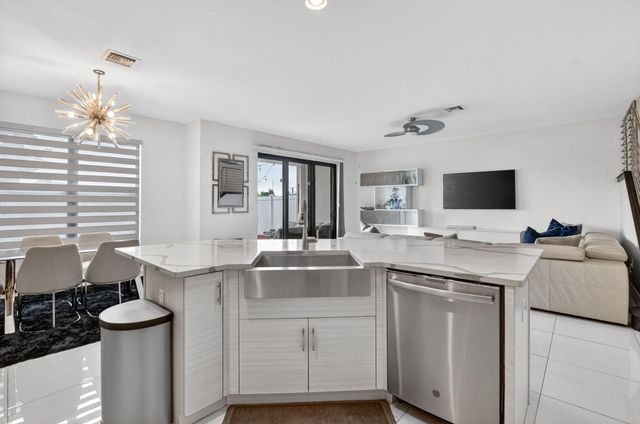 10106 Akenside Drive, Boca Raton, FL 33428