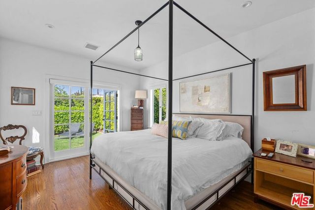 1117 S Manhattan Place, Los Angeles, CA 90019