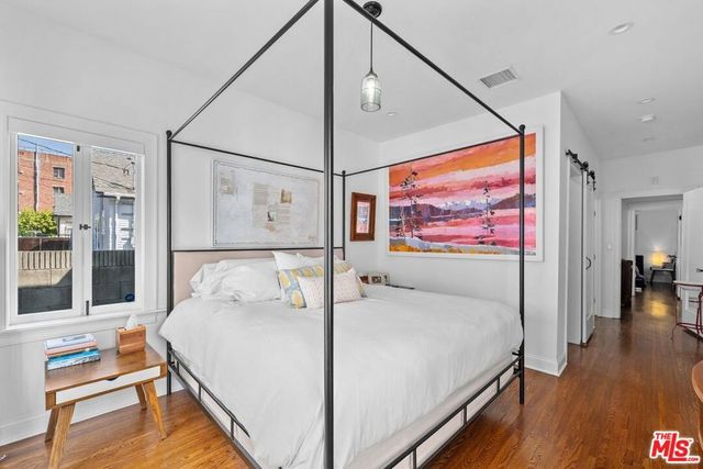 1117 S Manhattan Place, Los Angeles, CA 90019