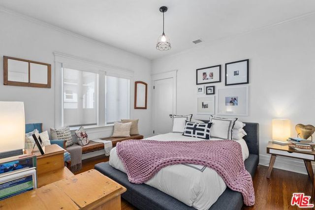 1117 S Manhattan Place, Los Angeles, CA 90019