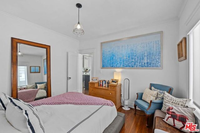 1117 S Manhattan Place, Los Angeles, CA 90019