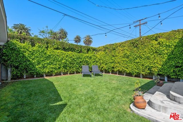 1117 S Manhattan Place, Los Angeles, CA 90019