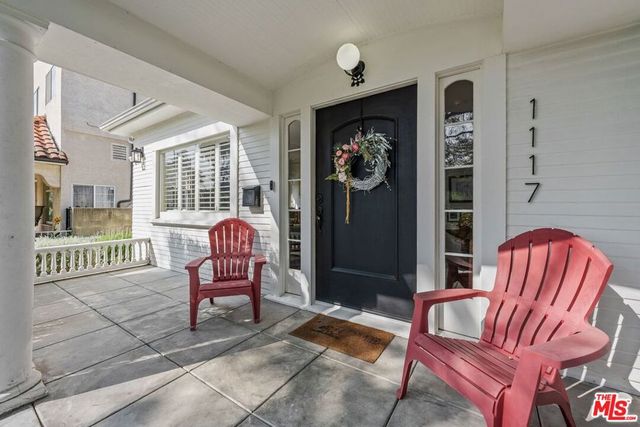 1117 S Manhattan Place, Los Angeles, CA 90019