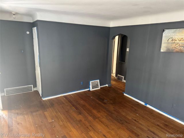 12087 Heyden Street, Detroit, MI 48228