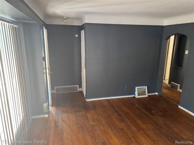 12087 Heyden Street, Detroit, MI 48228