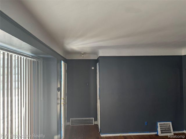 12087 Heyden Street, Detroit, MI 48228