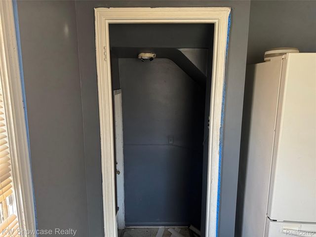 12087 Heyden Street, Detroit, MI 48228