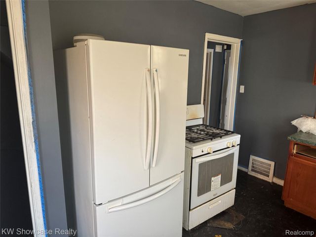 12087 Heyden Street, Detroit, MI 48228