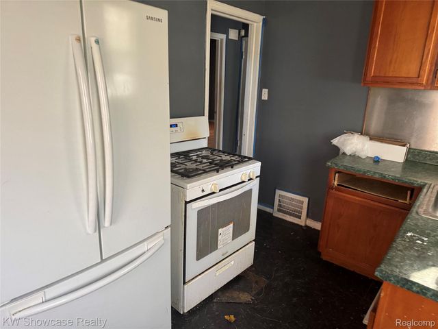 12087 Heyden Street, Detroit, MI 48228