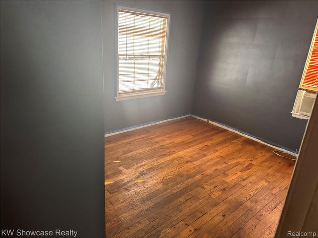 12087 Heyden Street, Detroit, MI 48228