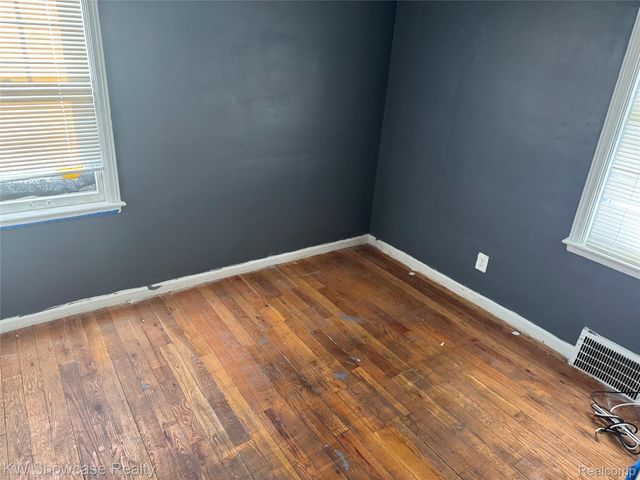 12087 Heyden Street, Detroit, MI 48228