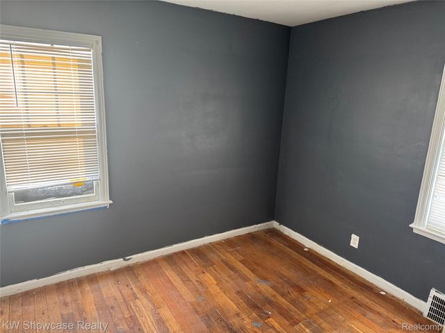 12087 Heyden Street, Detroit, MI 48228