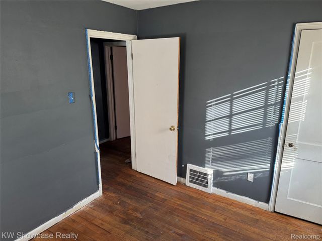 12087 Heyden Street, Detroit, MI 48228