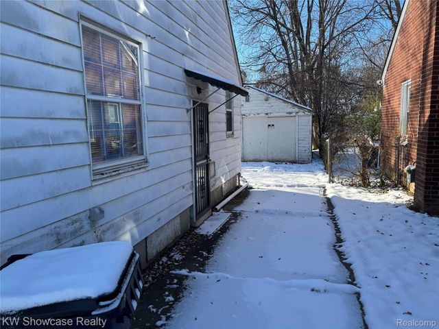 12087 Heyden Street, Detroit, MI 48228