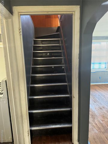 12087 Heyden Street, Detroit, MI 48228