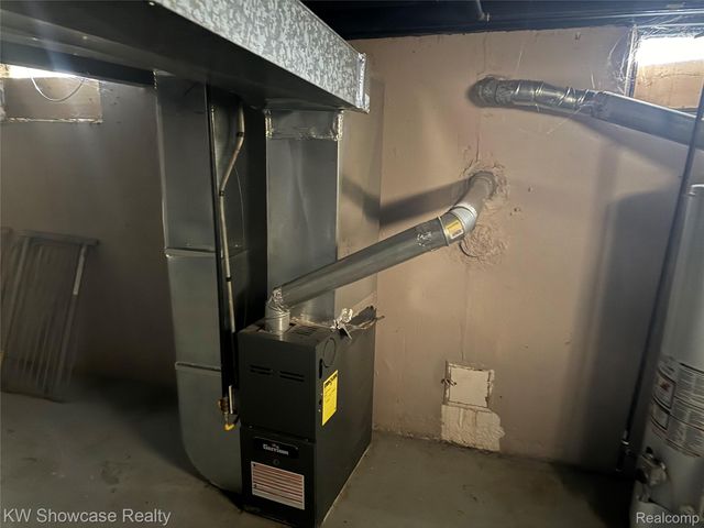 12087 Heyden Street, Detroit, MI 48228