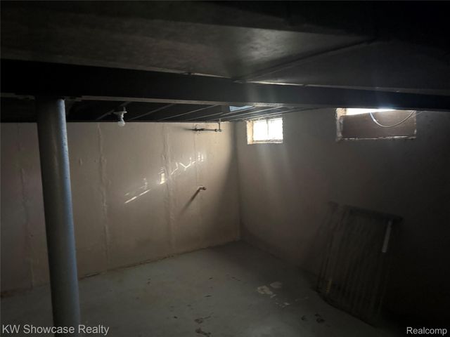 12087 Heyden Street, Detroit, MI 48228