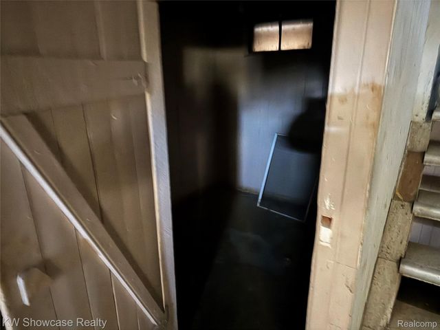 12087 Heyden Street, Detroit, MI 48228