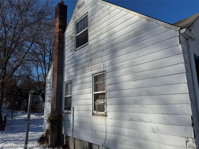 12087 Heyden Street, Detroit, MI 48228