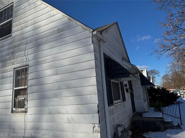 12087 Heyden Street, Detroit, MI 48228