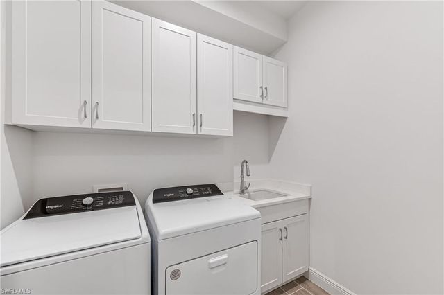 8786 Saint Lucia DR, Naples, FL 34114