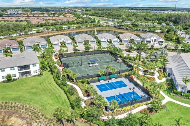 8786 Saint Lucia DR, Naples, FL 34114