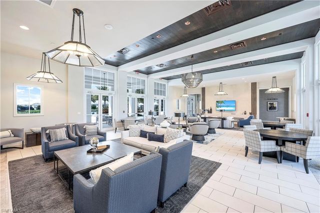 8786 Saint Lucia DR, Naples, FL 34114