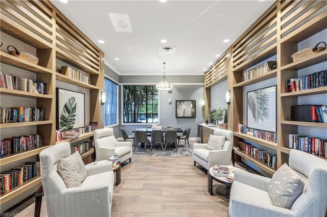 8786 Saint Lucia DR, Naples, FL 34114