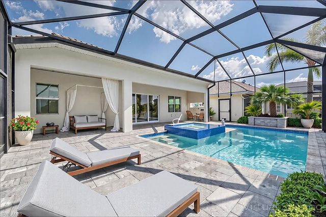 8786 Saint Lucia DR, Naples, FL 34114