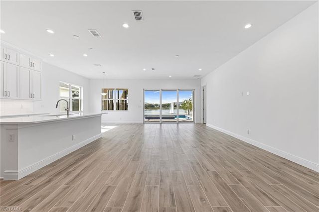 8786 Saint Lucia DR, Naples, FL 34114