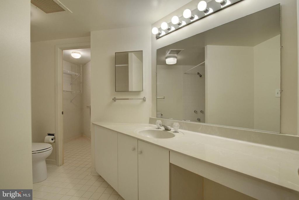 11500 FAIRWAY DR #208, Reston, VA 20190