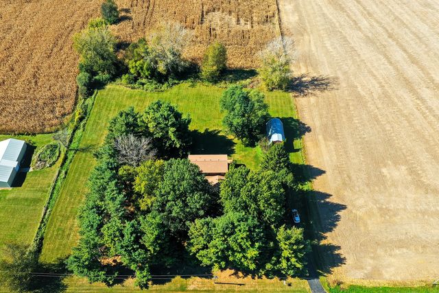 15758 County Line Road, Capron, IL 61012