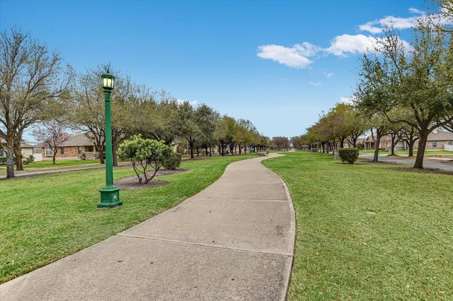 320 Craters Of The Moon BLVD, Pflugerville, TX 78660