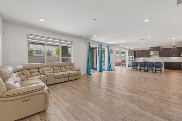 3086 Leeds Lane, Tracy, CA 95377