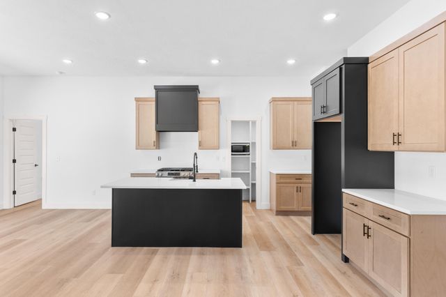2051 E Will St., Republic, MO 65738