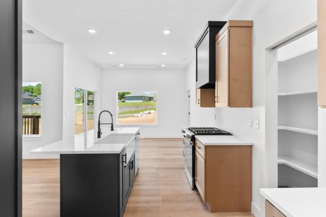 2051 E Will St., Republic, MO 65738